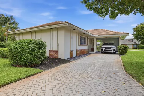103 Villa Cir, Atlantis, FL 33462