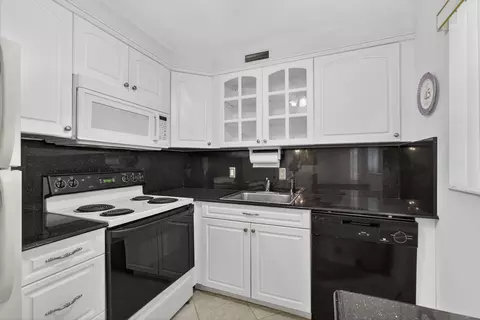 100 Sheffield E, West Palm Beach, FL 33417