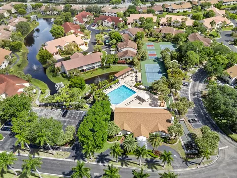 3333 Jog Park Dr, Greenacres, FL 33467