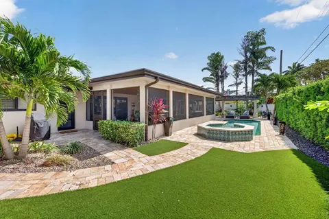 1642 SE 7th St, Deerfield Beach, FL 33441
