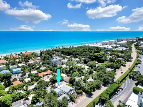 14 South Ln, Boynton Beach, FL 33435