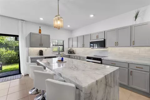 884 NW 3rd Ter, Pompano Beach, FL 33060