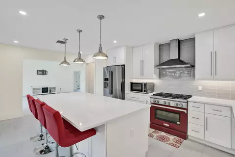 320 SE 5th Ave, Pompano Beach, FL 33060