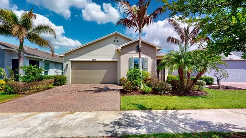 9828 SW Trumpet Tree Cir, Port Saint Lucie, FL 34987