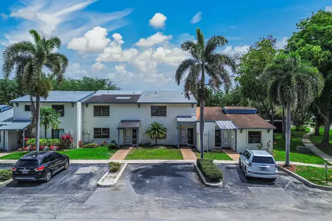 4003 W Woodscape Dr #2-K, Miramar, FL 33023