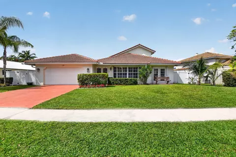 749 Camino Lakes Cir, Boca Raton, FL 33486