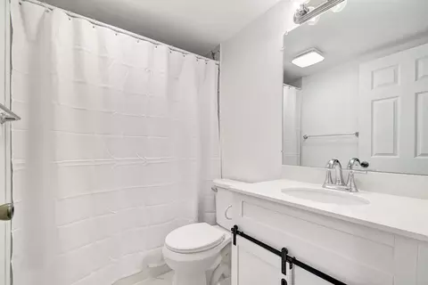 Bath - 4015 Cornwall A, Boca Raton, FL 33434 photo 1 of 4
