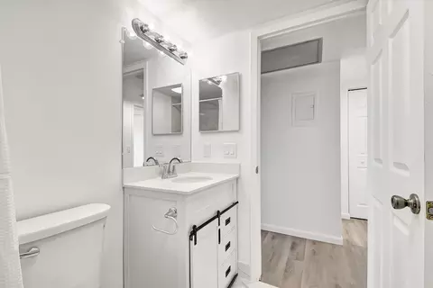 Bath - 4015 Cornwall A, Boca Raton, FL 33434 photo 3 of 4