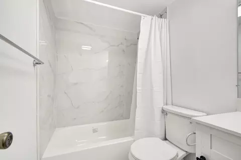 Bath - 4015 Cornwall A, Boca Raton, FL 33434 photo 2 of 4