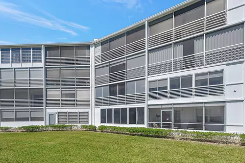 Exterior - 4015 Cornwall A, Boca Raton, FL 33434 photo 4 of 23