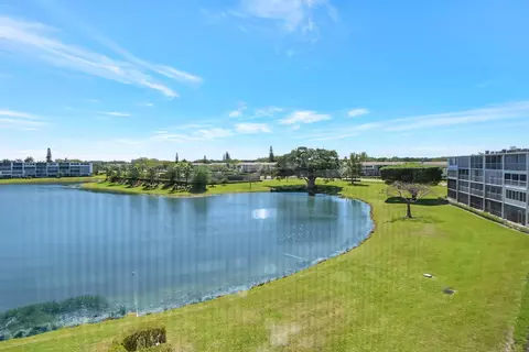 View/Area - 4015 Cornwall A, Boca Raton, FL 33434 photo 3 of 21