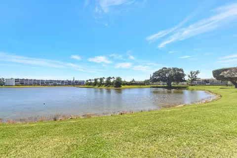 View/Area - 4015 Cornwall A, Boca Raton, FL 33434 photo 5 of 21