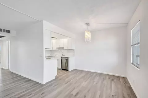 Dining - 4015 Cornwall A, Boca Raton, FL 33434 photo 4 of 6