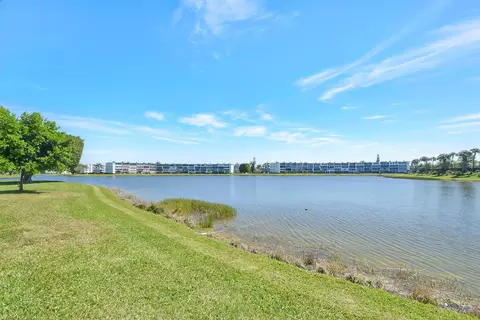 View/Area - 4015 Cornwall A, Boca Raton, FL 33434 photo 6 of 21