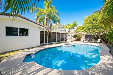806 SE 9th Ave, Deerfield Beach, FL 33441