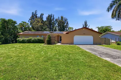 128 Barberton Rd, Lake Worth, FL 33467