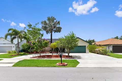 8372 Myakka Ct, Lake Worth, FL 33467