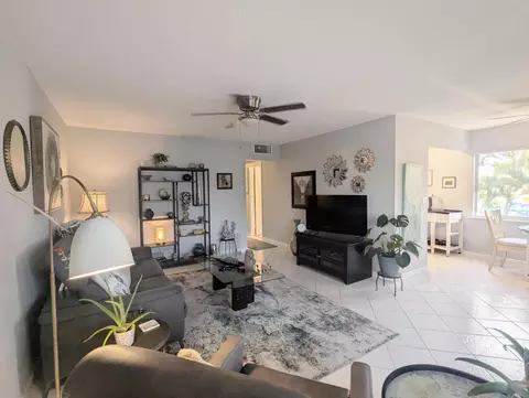 100 E Kingswood E, West Palm Beach, FL 33417