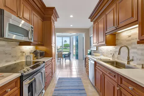 Kitchen - 1201 Captains Way, Jupiter, FL 33477 photo 3 of 3