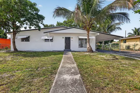 3830 SW 30th St, Hollywood, FL 33023