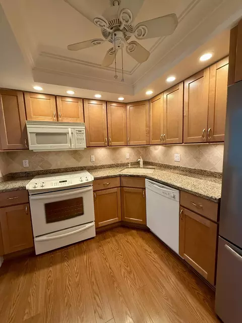 101 Briny Ave #906, Pompano Beach, FL 33062