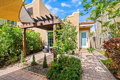 641 NW 1st Ave, Fort Lauderdale, FL 33311