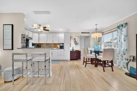 Dining - 211 Valencia, Delray Beach, FL 33446 photo 1 of 2