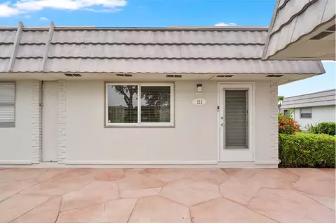 Exterior - 211 Valencia, Delray Beach, FL 33446 photo 1 of 5