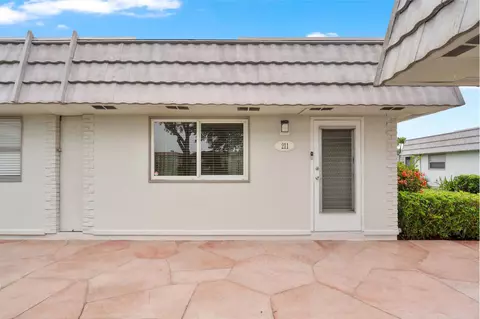 211 Valencia, Delray Beach, FL 33446