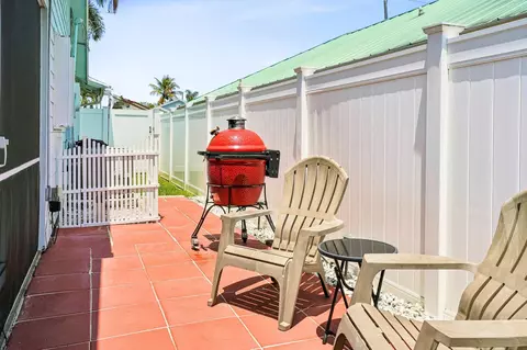 Exterior - 6216 Michael St, Jupiter, FL 33458 photo 6 of 7