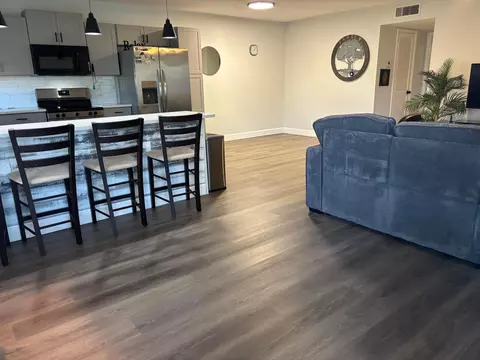 211 Country Ln #C, Boynton Beach, FL 33435