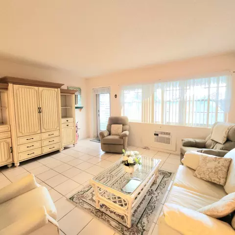 164 Sheffield G, West Palm Beach, FL 33417
