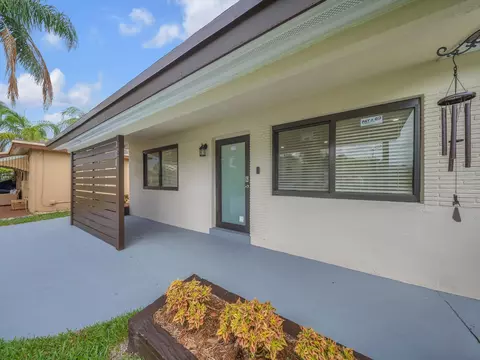 381 NE 43rd Ct, Oakland Park, FL 33334