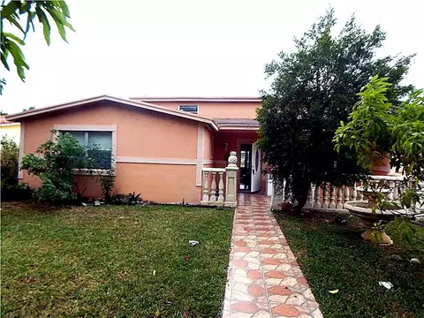 3640 NW 39th St, Lauderdale Lakes, FL 33309