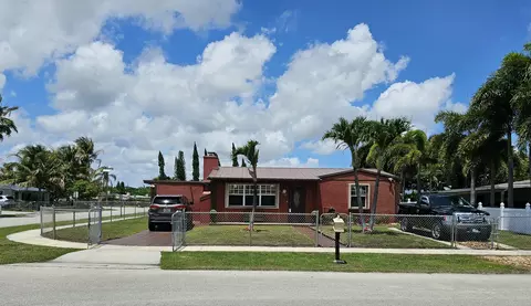 637 Dogwood Rd, West Palm Beach, FL 33409