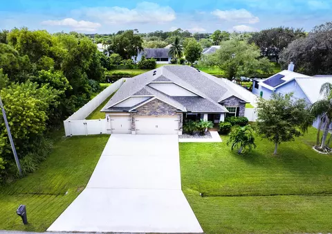 1662 SE North Blackwell Dr, Port Saint Lucie, FL 34952