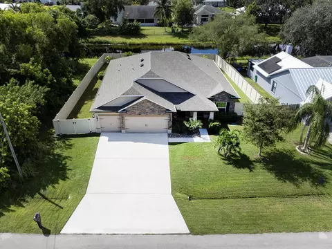 1662 SE North Blackwell Dr, Port Saint Lucie, FL 34952