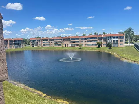 9620 Sunrise Lakes Blvd #304, Sunrise, FL 33322