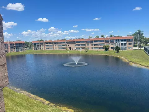 9620 Sunrise Lakes Blvd, Sunrise, FL 33322