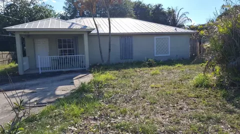 5060 SEbbtide Ave, Stuart, FL 34997
