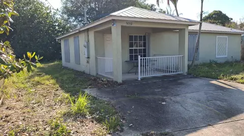 5060 SEbbtide Ave, Stuart, FL 34997 photo 2