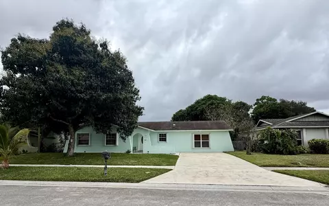 1045 Cameo Cir, West Palm Beach, FL 33417