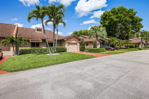 4733 S Fountains Dr S, Lake Worth, FL 33467