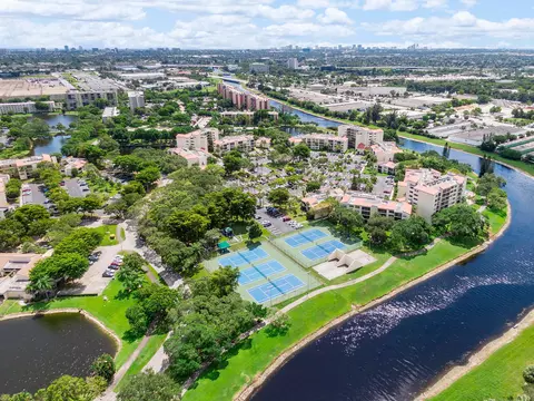 2236 N Cypress Bend Dr, Pompano Beach, FL 33069