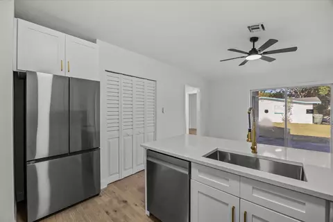 Kitchen - 945 SE Forrest Park Dr, Stuart, FL 34994 photo 4 of 4