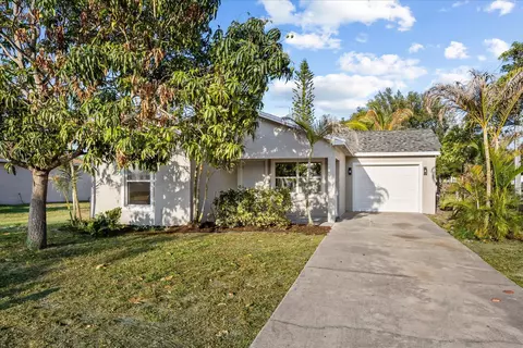 Exterior - 945 SE Forrest Park Dr, Stuart, FL 34994 photo 7 of 7