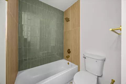 Bath - 945 SE Forrest Park Dr, Stuart, FL 34994 photo 3 of 3