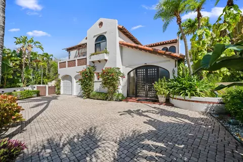 23 Sloans Curve Dr, Palm Beach, FL 33480