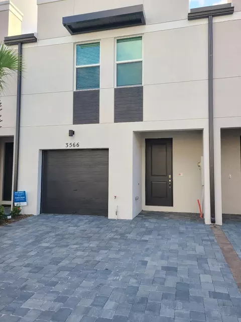3566 San Bernardino Way, Palm Springs, FL 33461