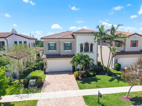 8723 Grand Prix Ln, Boynton Beach, FL 33472